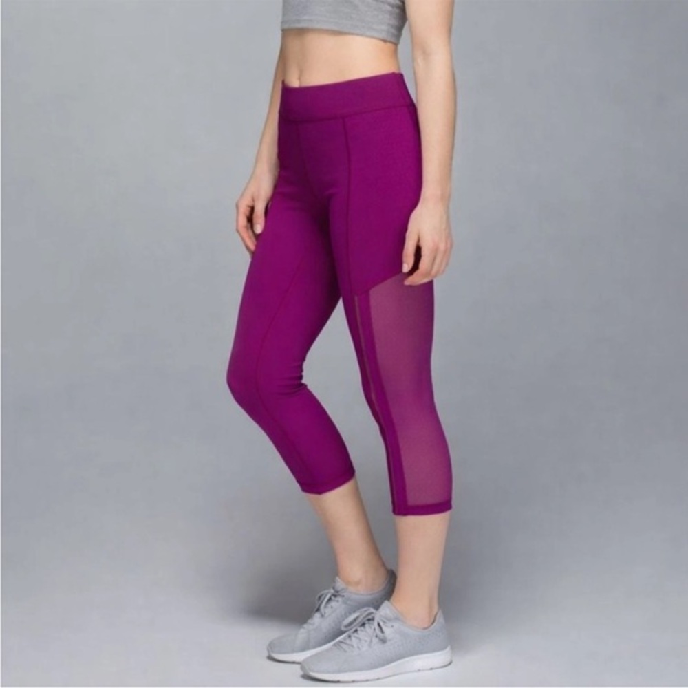 Lululemon Hot To Street Crop Leggings Mesh Regal Plum Women’s Size 6